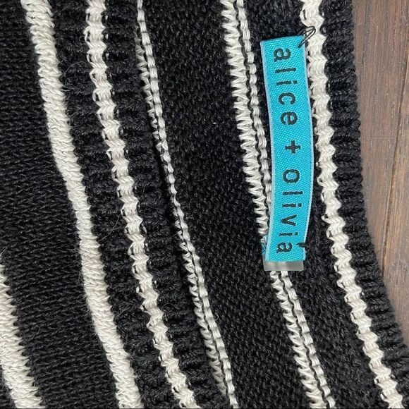 Alice + Olivia Ottoman Linen Blend Striped Sweater - Picture 7 of 8